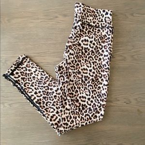 ZYIA LEOPARD SCRUNCHY LEGGINGS